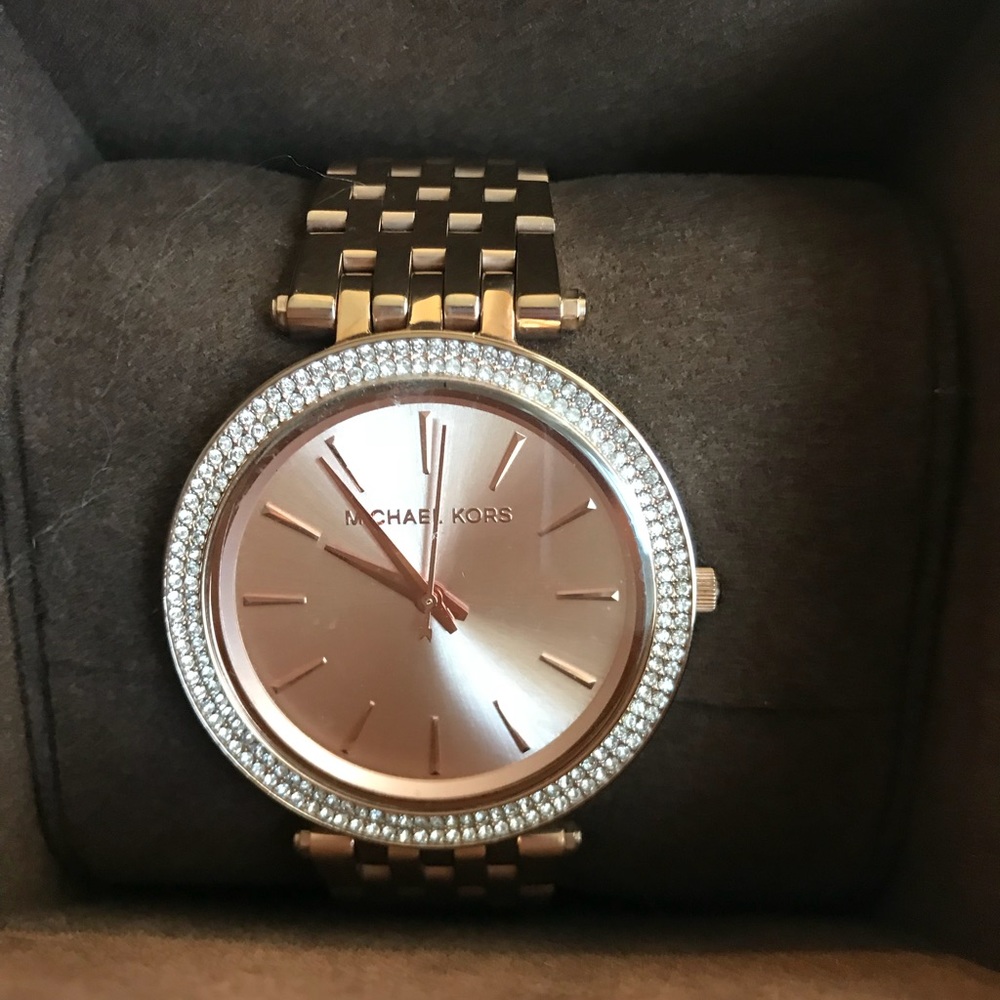 Rose Gold Darci Micheal Kors Watch!! Gently used.